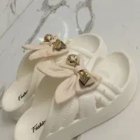 دمپایی و صندل