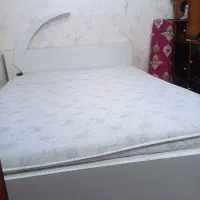 فروش تخت خواب و دو عدد باربند