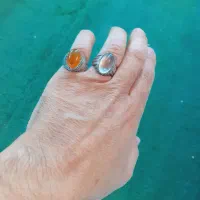 انگشتر نقره با سنگ کهنه عقیق دور