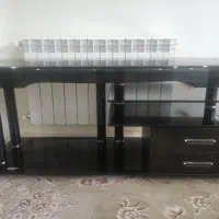 میز زیر تلویزیونی شیشه ای