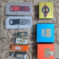 تعدادی باکس و پروگرامر تعمیرات موبایل