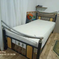 فروش تخت یک نفره همراه توشک ویکی رو اضافه