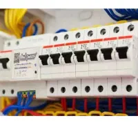 برق کاری ساختمانی صفر تا ۱۰۰ نصب تعمیرات ایفون|خدمات پیشه و مهارت|مرودشت, فاز اول شهرک فرهنگیان|دیوار