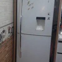 یخچال فریزر و یک عدد هود آشپزخانه معمولی لمسی|هود|فیرورق, |دیوار