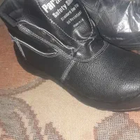 کفش ایمنی دارم سایز۴۴و۴۵تولیدتبریز