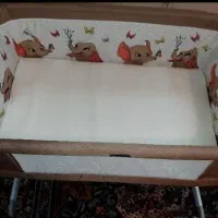 تخت کنار مادر دلیجان کاملا نو و تمیز - رنگ کرم|تخت و صندلی بچه|مشهد, الهیه|دیوار