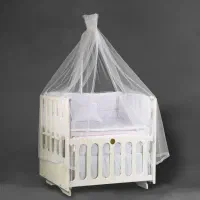 گهواره کنار مادر