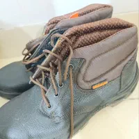 ۳ عدد کفش ایمنی|کیف، کفش، کمربند|اهواز, سپیدار|دیوار