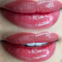 خدمات و آموزش تخصصی رژدائم و اصلاح تیرگی لب