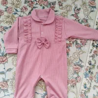 تعدادی لباس آکبند دخترانه نوزادی سایز صفر و یک