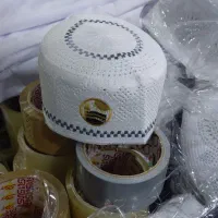 کلاه نماز بغل کعبه دار|لباس|گنبد کاووس, |دیوار