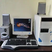 کامپیوتر ۶۳۰۰ با رم ۴ ddr2 هارد ۲۵۰ گرافیک ۱