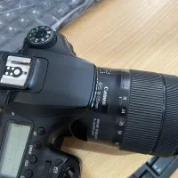 دوربین کانن D90