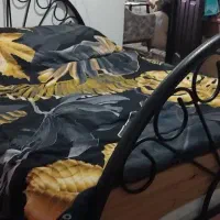 تخت دونفره با تشک خوشخواب در حد نو