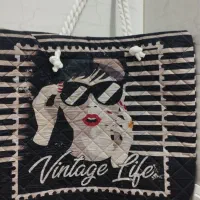 کیف|کیف، کفش، کمربند|قم, امامزاده ابراهیم|دیوار