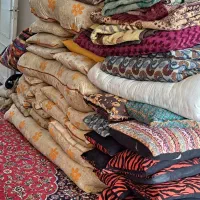 تعدادی بالشت در سایز های مختلف و پتو|رختخواب، بالش، پتو|کاشان, طاهرآباد|دیوار