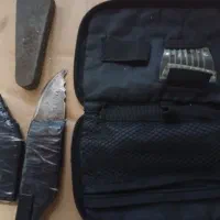 نیاز چاقو با گیره نگهداری سنگ تیز کن. کیف.چند.جاهه|کلکسیون اشیاء عتیقه|رشت, نامجو|دیوار