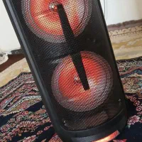 اسپیکر با میکروفن و...