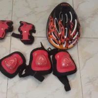 کلاه دوچرخه سواری ووسایل بطور کامل