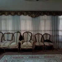 پرده همراه با کتیبه زیر پرده و پرده