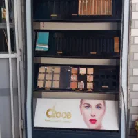 ویترین لوازم آرایشی