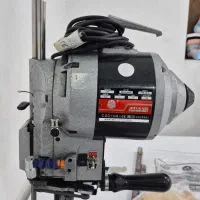قیچی کار قیچی زن