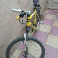 یک عدد دوچرخه حرفه ای جیانت اصل با لوازم اورجینال