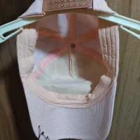 2 عدد کلاه نو فروشی|لباس|فردیس, منظریه|دیوار