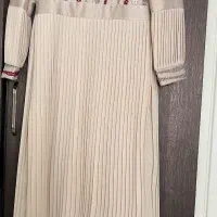 تعدادی لباس|لباس|اصفهان, پروین|دیوار