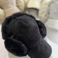 گوش گیر تدی تاشو|لباس|پاکدشت, پاکدشت (مامازند)|دیوار