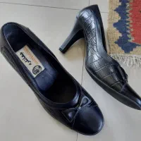 پنج جفت کفش سایز ۳۹ برندجهانگرد و برند امریکایی