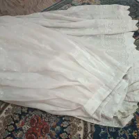 پرده توری و ی یالان و یک متری کنارش میخوره