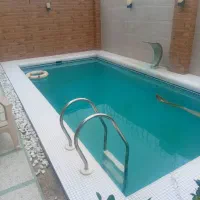 کلبه سوئیسی استخردار روباز آبگرم (مالک)