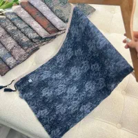 شال اکریل دار