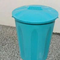 سطل درب دار