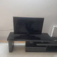 ای سی دی 32 سامسونگ و میز