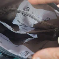 کیف|کیف، کفش، کمربند|رشت, گلسار|دیوار