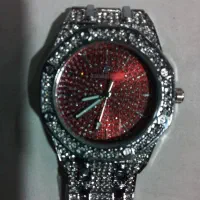 ساعت نگین دار