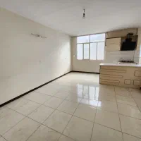 ۵۲ متر با بالکن خوش نقشه تخلیه