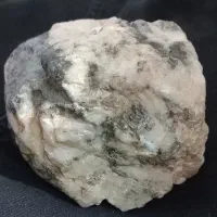 یک عدد سنگ گوهرشب چراغ