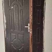 درب چوبی ساختمان و اتاق