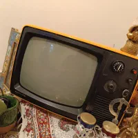 تلویزیون قدیمی رنگی
