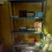 یک نفرهمکارخانم جهت فروش کتاب بصورت حضوری