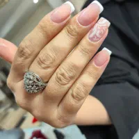 آموزش کاشت ناخن فقط تا آخر هفته ۲ تومن