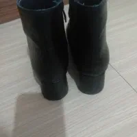 کفش|کیف، کفش، کمربند|آستانه اشرفیه, |دیوار