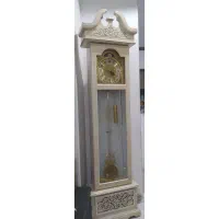 ساعت ایستاده کرم رنگ