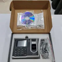دستگاه حضور غیاب