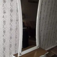 آینه و کمد دو کشو