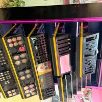 استندایستاده کیشویی لوازم آرایشی بهداشتی کالیستا