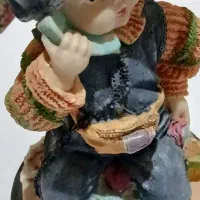 مجسمه مرد قوی